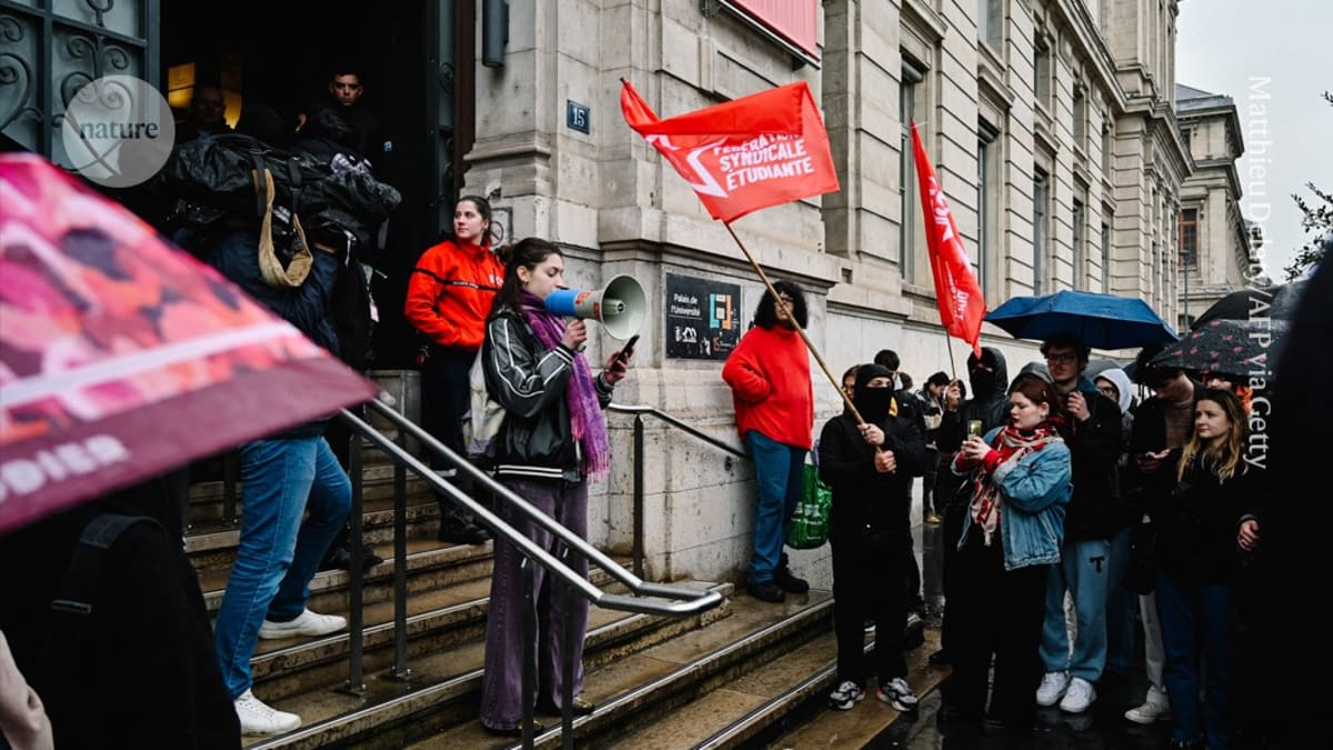 Researchers Build Support Networks to Beat News Burnout