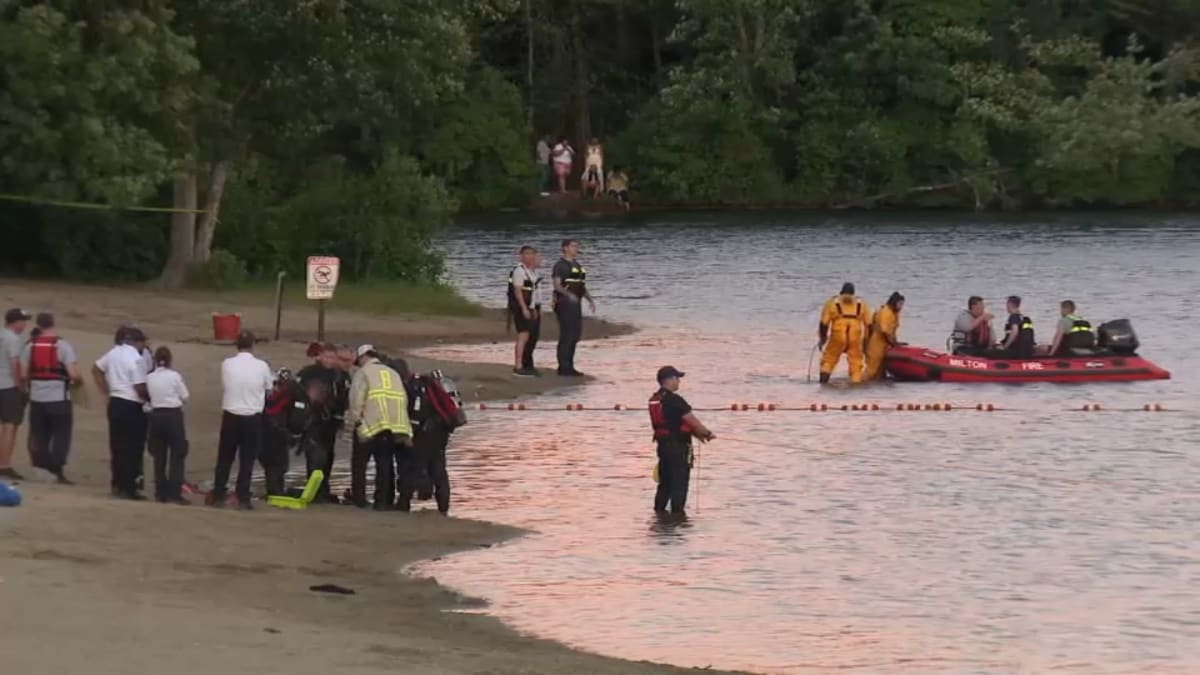 Mountain Rescuers Save Two Hypothermic Hikers in NH - Image 5
