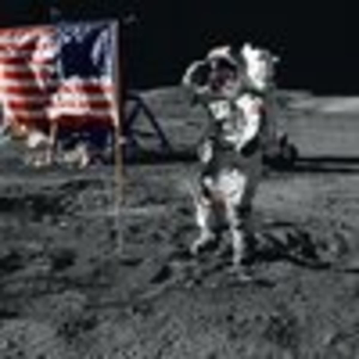 Astronauts Return to Moon After 50 Years - Image 5