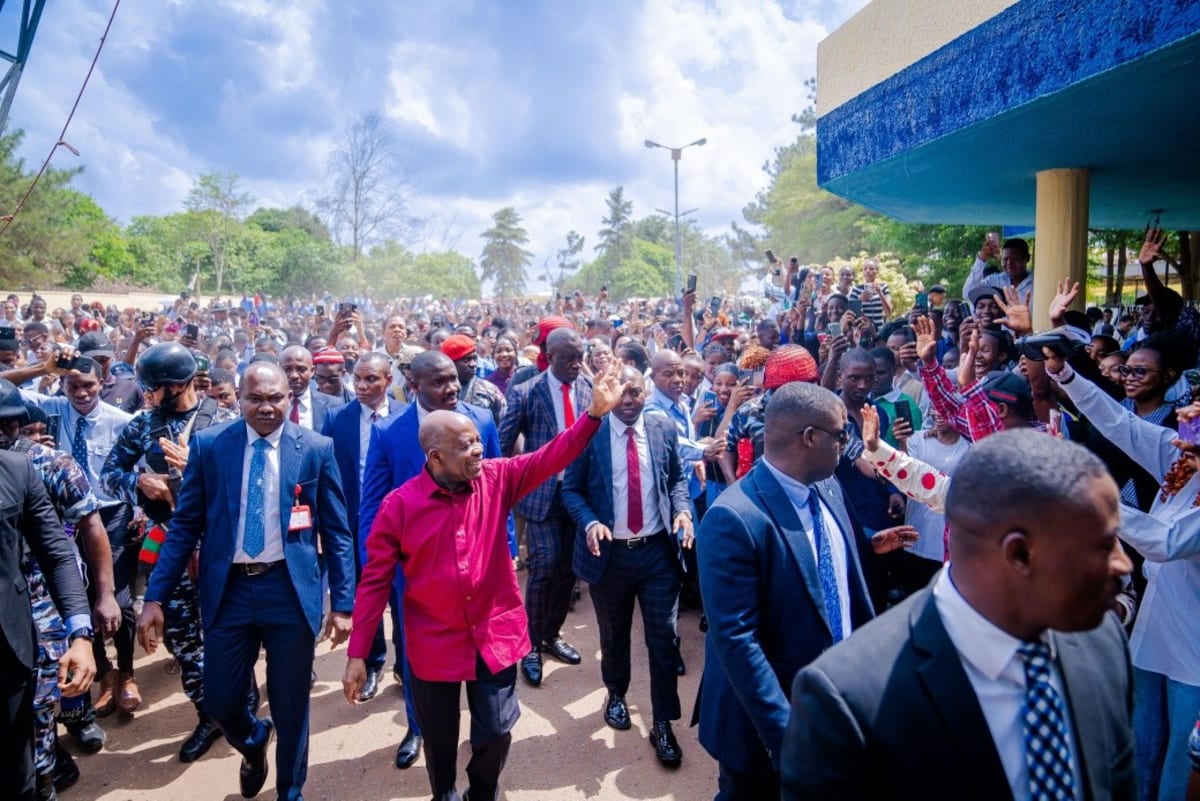 Nigerian Students Cheer Gov Who Doubled Campus Power Supply