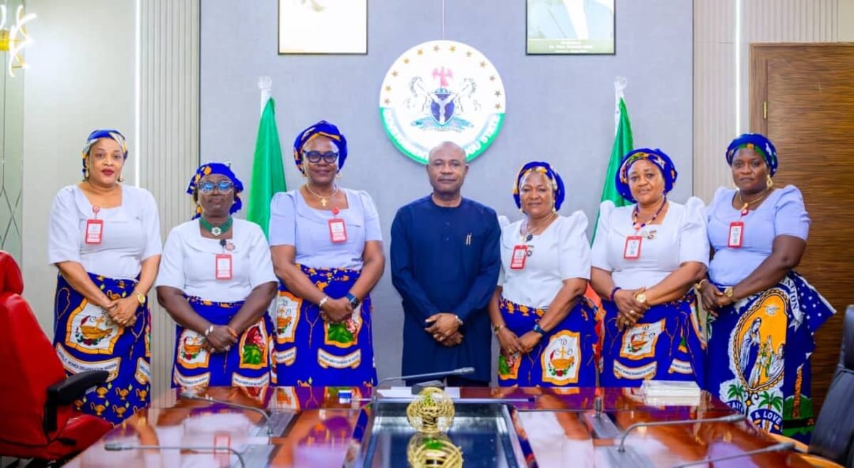 Enugu Governor Honors Mothers on Catholic Mothering Sunday
