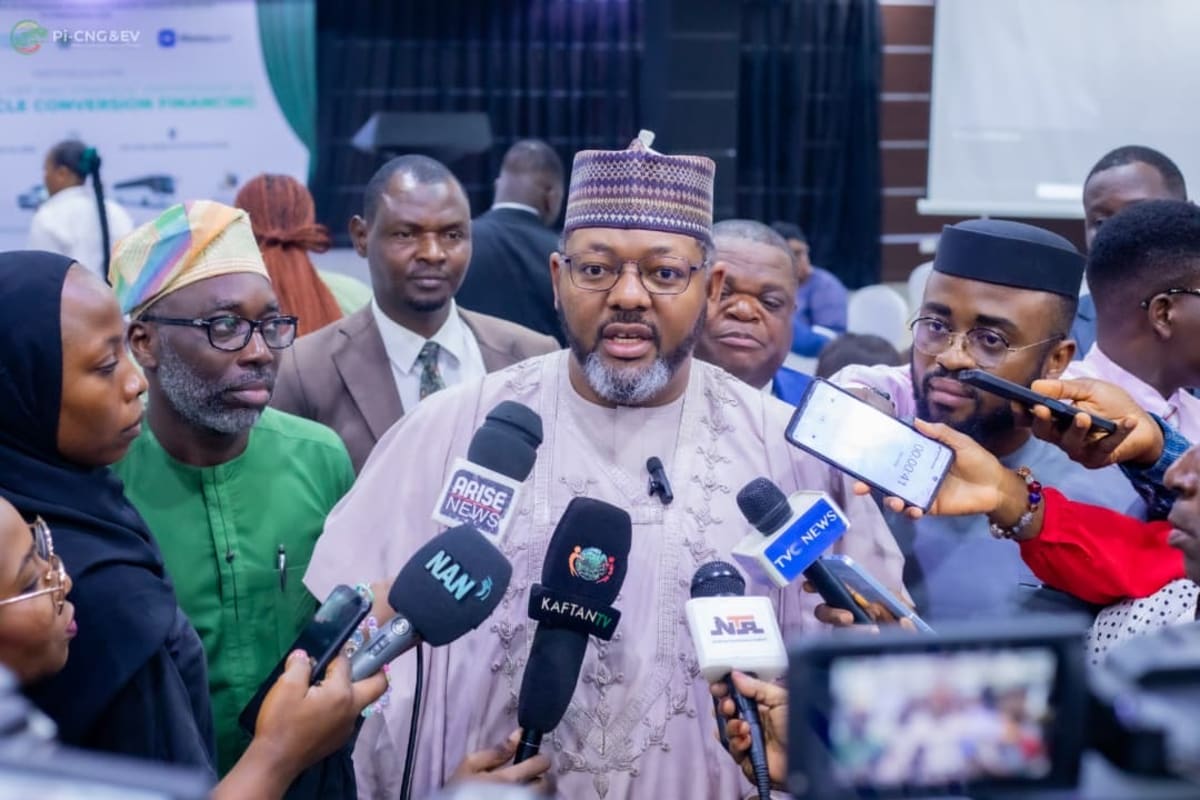 Nigeria Offers Loans to Convert Cars to Cleaner Fuel