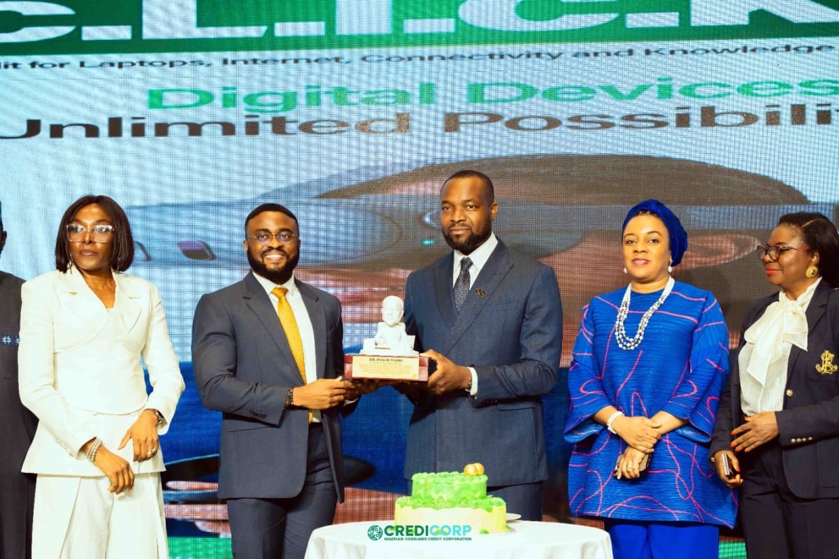 Nigeria Gives 1,000 Laptops to Tech Students on Credit