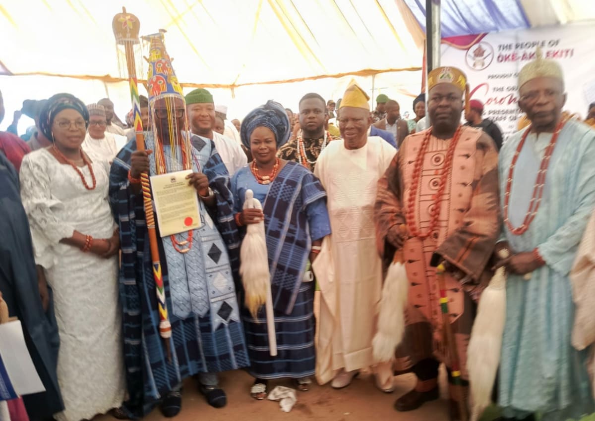 New traditional monarch Oba Bamidele Olanrewaju receives staff of office in Oke Ako, Nigeria ceremony