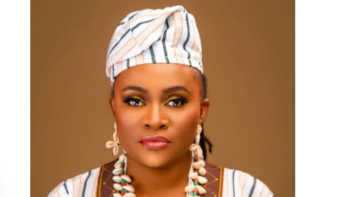 Nigerian doula Osunlolu Abimbola supporting expecting mothers with holistic maternal wellness care
