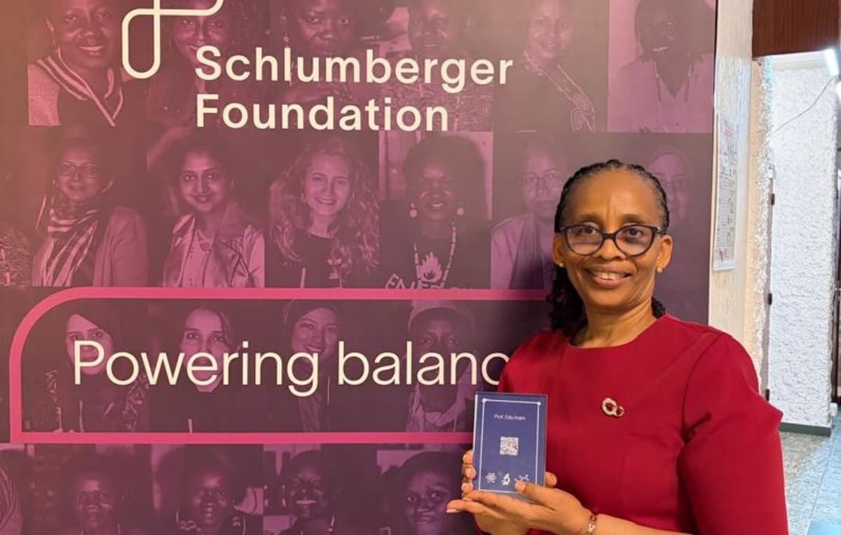 Nigerian Professor Wins Prize for Equipment-Sharing Platform