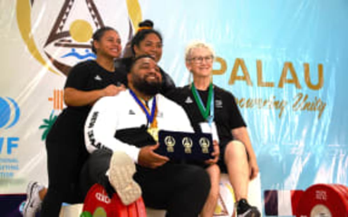 Teen Powerlifter Breaks Records While Honoring Māori Heritage - Image 5