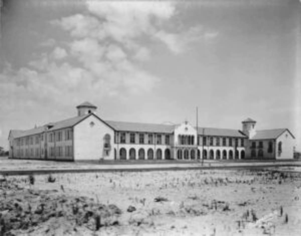 St. Petersburg High School Celebrates 100 Years of History - Image 2