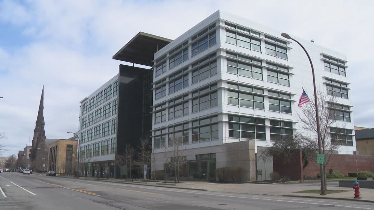 New Era Cap Gives $250K to Buffalo Medical School - Image 2