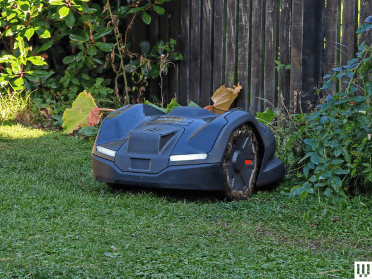 Robot Lawn Mowers Finally Work Like They Should - Image 4