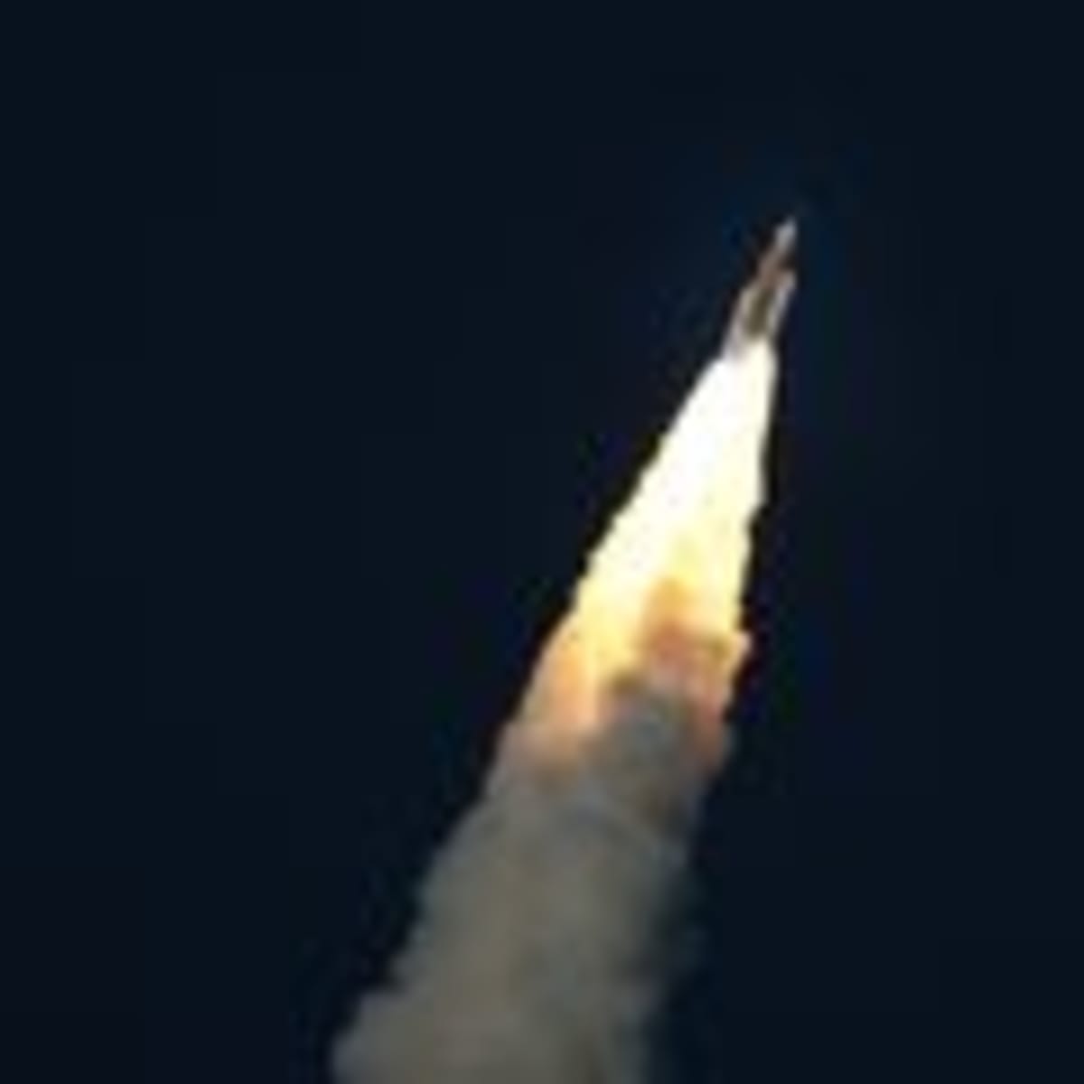 4 Astronauts Just Made History Flying Beyond Earth's Orbit - Image 5