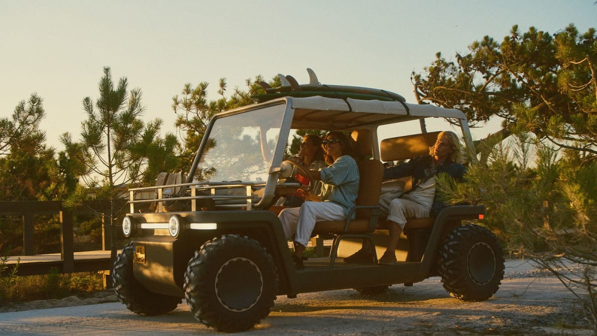 Apple Car Designer Launches $25K Moon Buggy-Inspired EV - Image 2