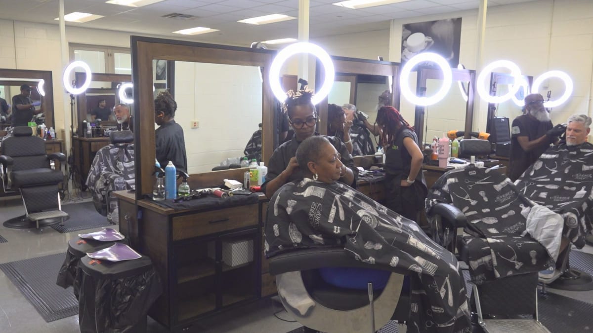 Students and barbers participate in Cuts for Gabbiee fundraiser at Ridge View High School