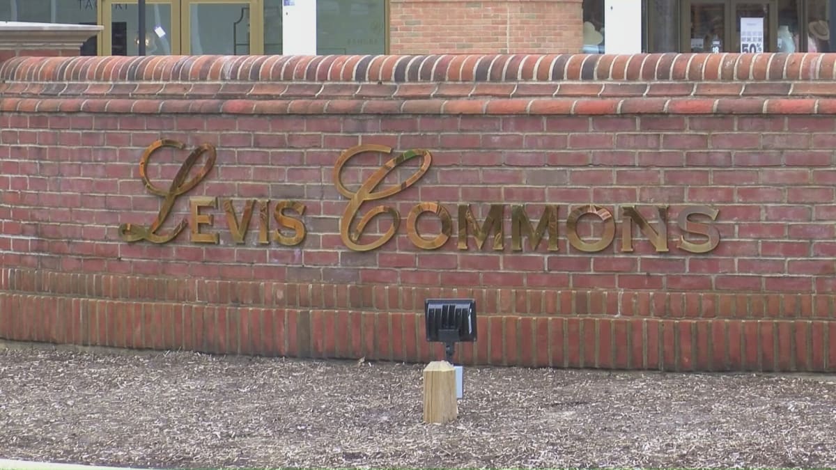 Toledo Beauty School Offers Free Care for Cancer Survivors - Image 3