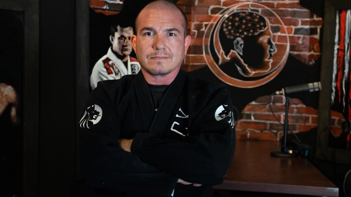 UFC Fighter Alberto Crane Thrives After MS Diagnosis - Image 2