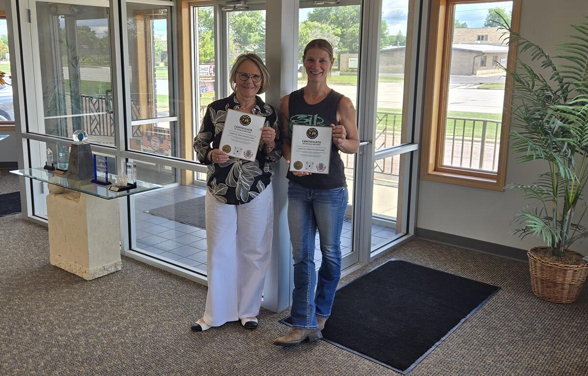 1,433 Women Shatter Motorcycle World Record in Illinois - Image 2
