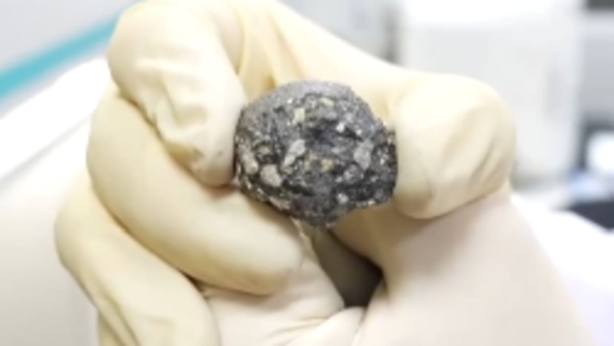 Scientists Find New Moon Mineral in China's First Meteorite