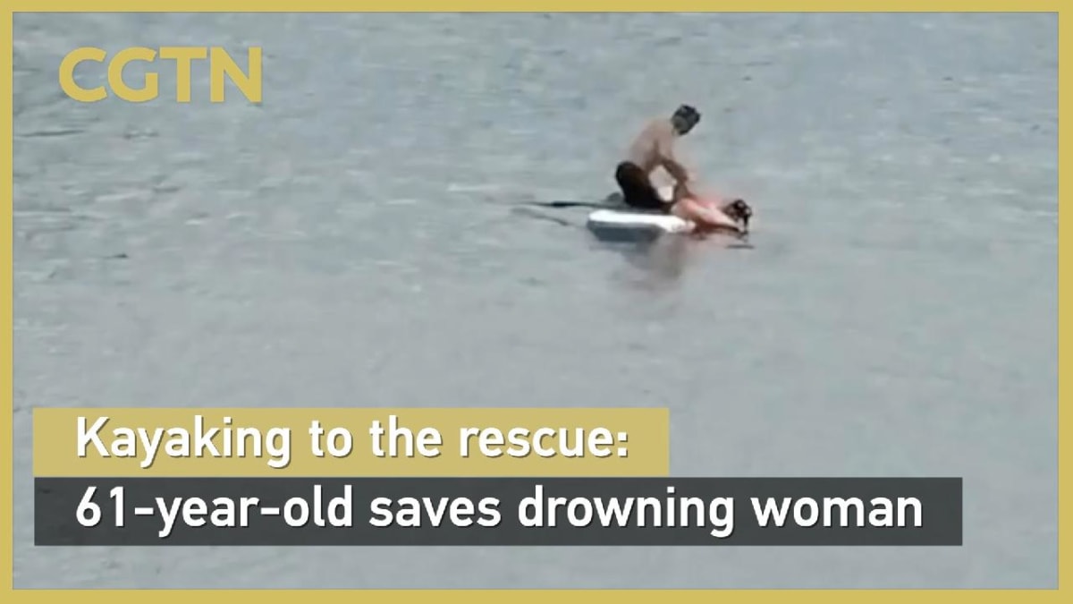 61-Year-Old Kayaker Saves Drowning Woman in China