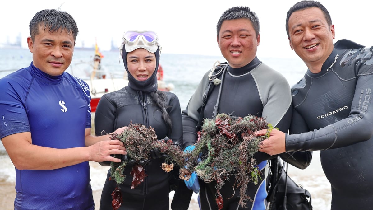 32 Divers Clean China's Ocean Floor in Qinhuangdao - Image 2