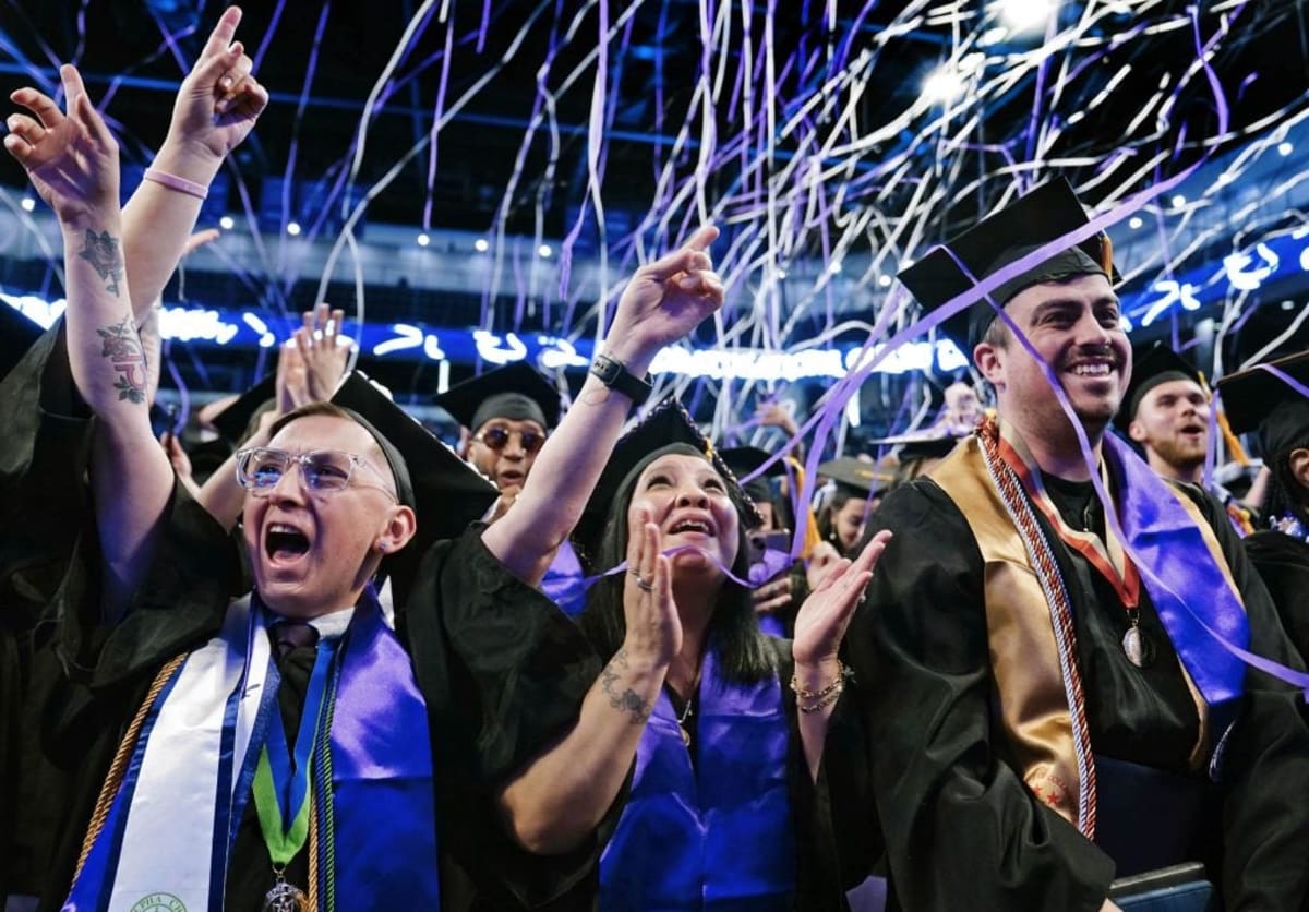 Mom Graduates After Tragic Loss Took Husband and 2 Kids - Image 2