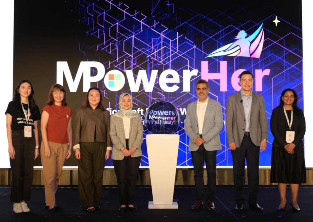 Microsoft Singapore Launches AI Training for 80,000 Women - Image 2