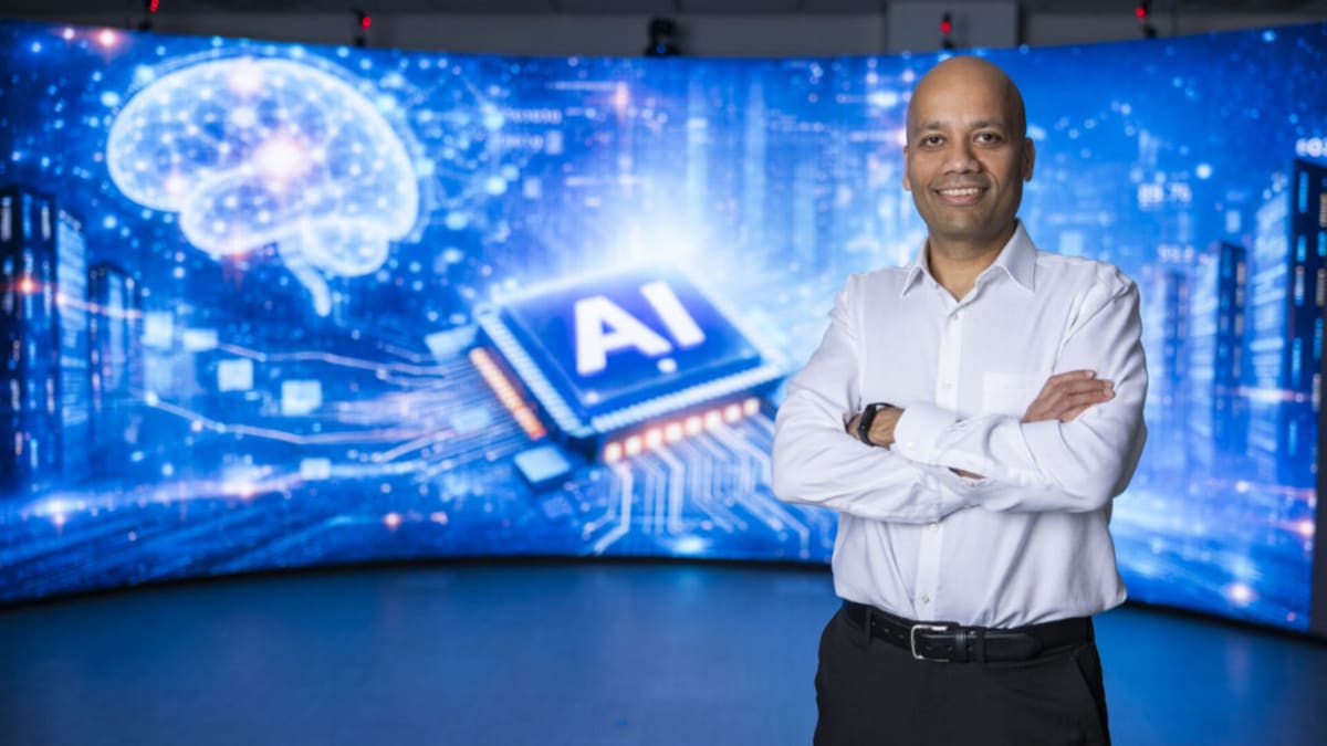 AI Lets Students Talk to Holocaust Survivors at St. Thomas - Image 5