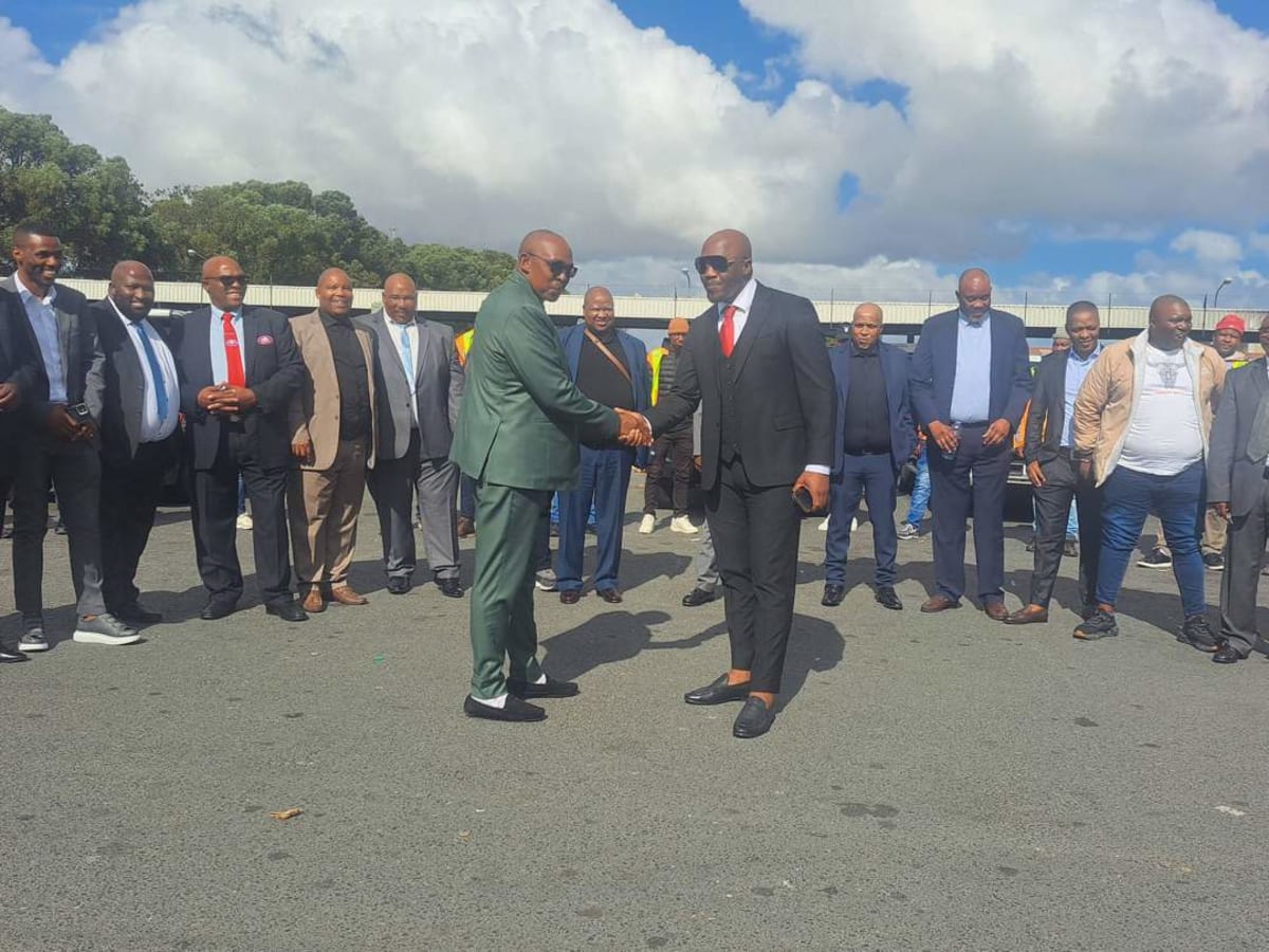 Western Cape Taxi Rivals End Years of Violence With Peace Deal