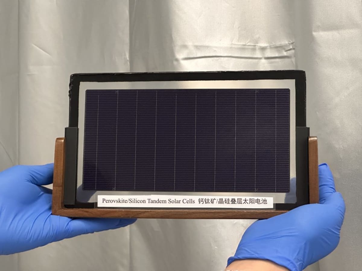 Solar Breakthrough Cuts Costs 99% with Common Metal Swap