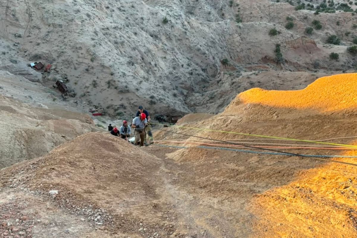 Rope Rescue Team Saves 6 from Ravine Near Rio Rancho - Image 2