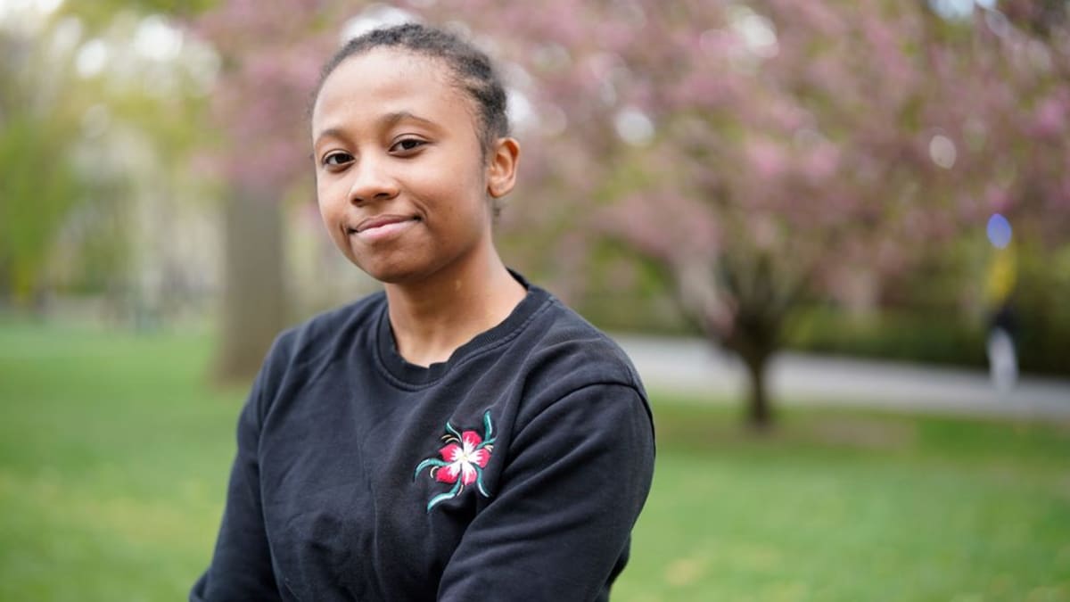 Fordham Students Win $95K in Santander Scholarships - Image 2