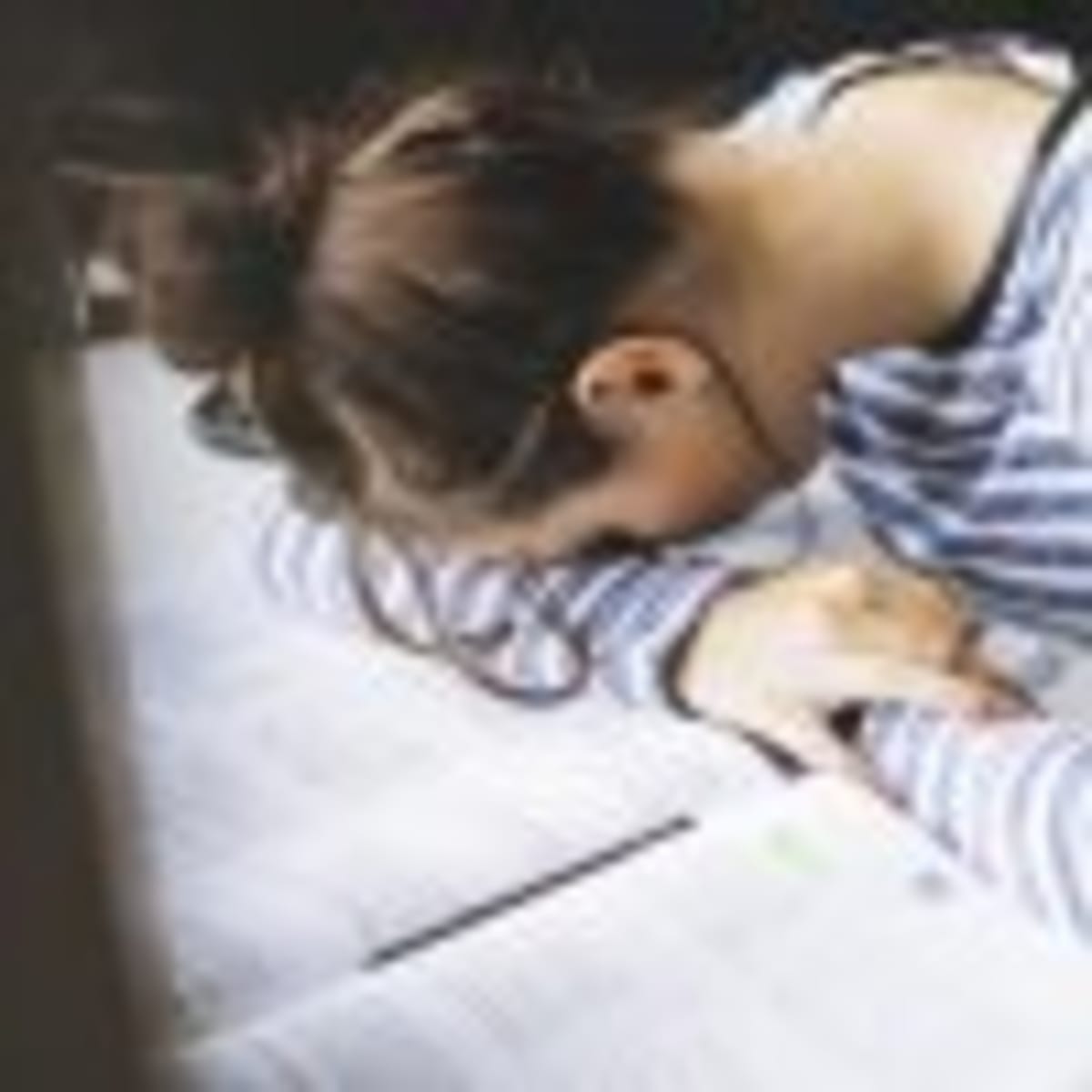 Teen Sleep Crisis Hits All Groups, Not Just Screen Users - Image 5