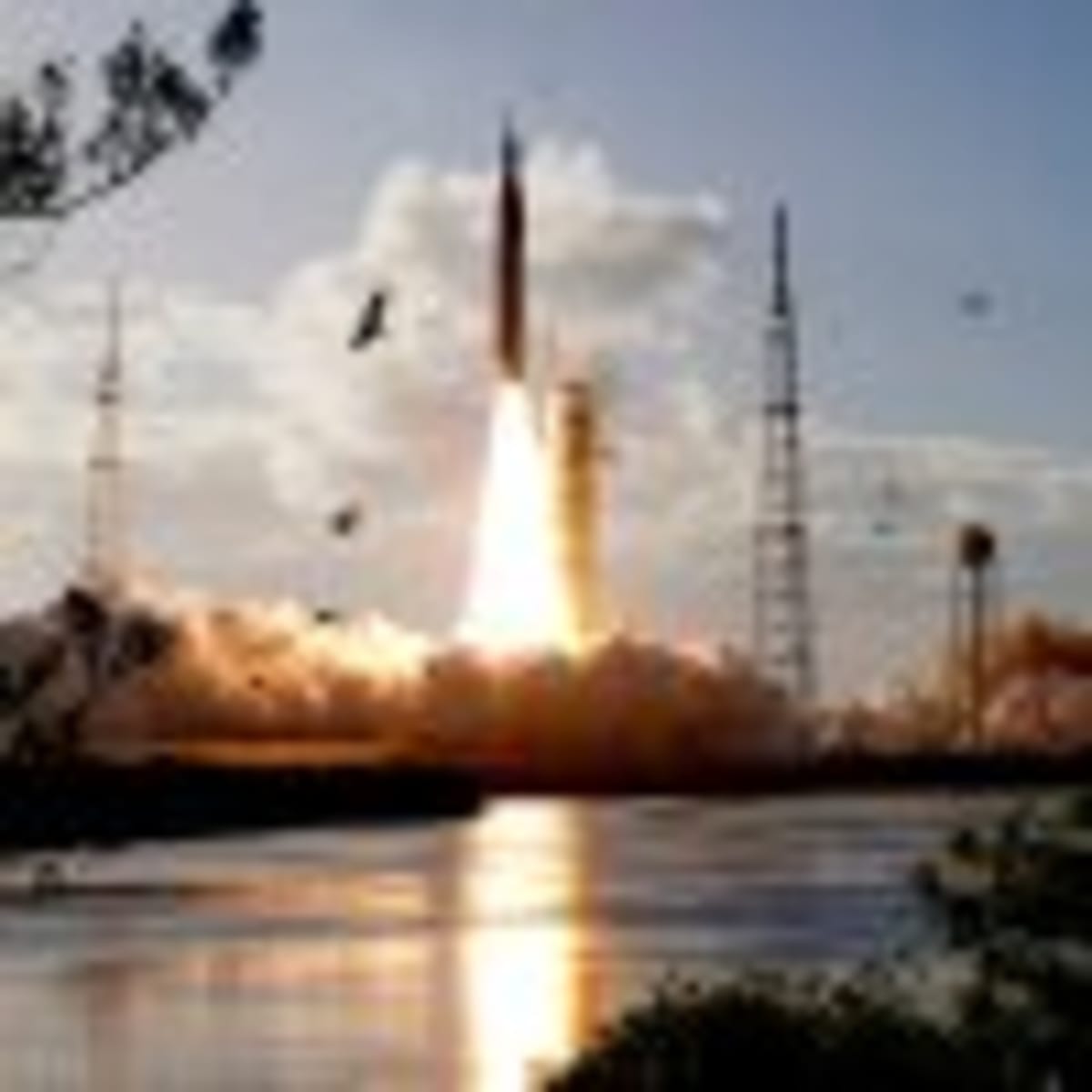 Artemis II Crew Breaks Apollo 13's Human Distance Record - Image 4