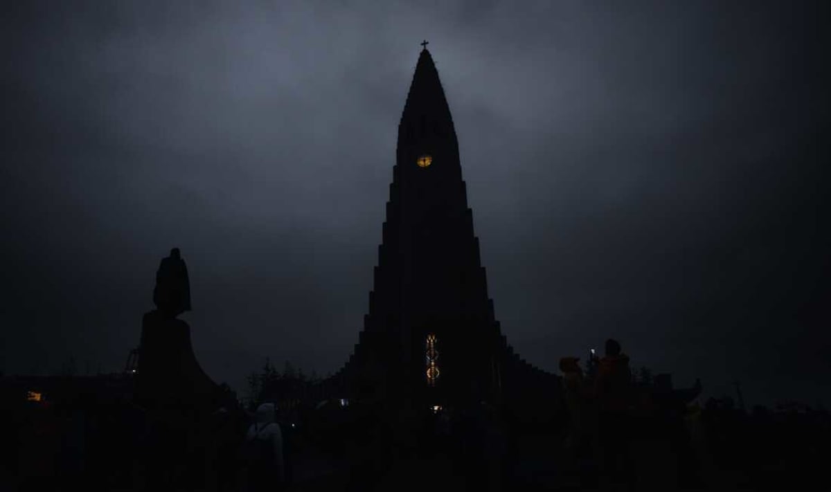 Millions Watch Stunning Solar Eclipse Across Europe - Image 5
