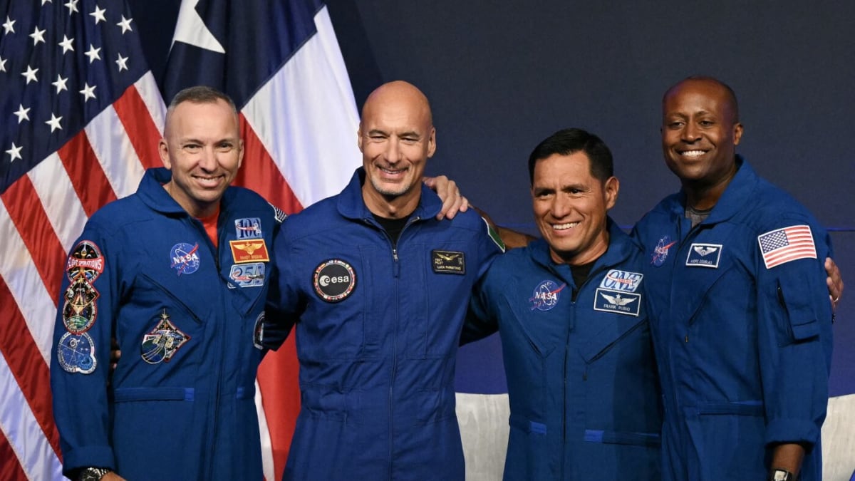 NASA Names 4-Astronaut Crew for Artemis III Mission