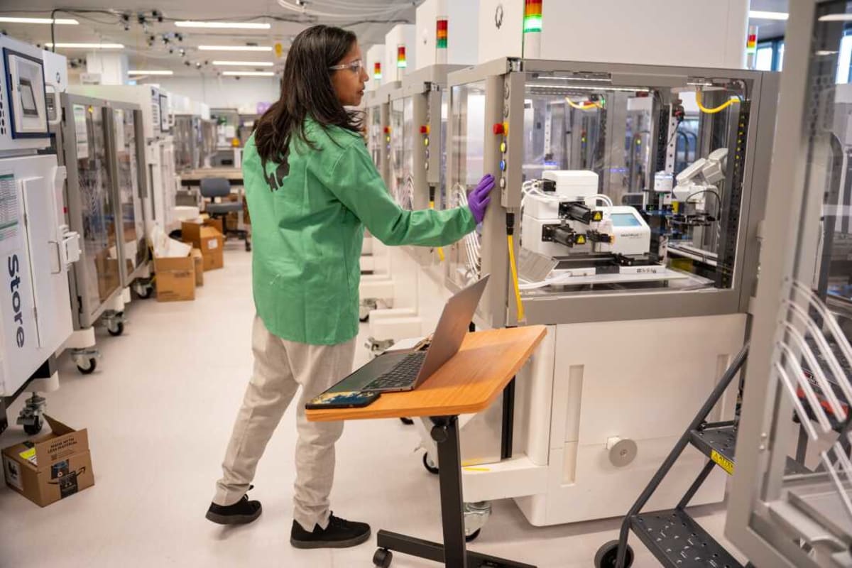 AI Robots Run 30,000 Lab Experiments in 6 Months - Image 3