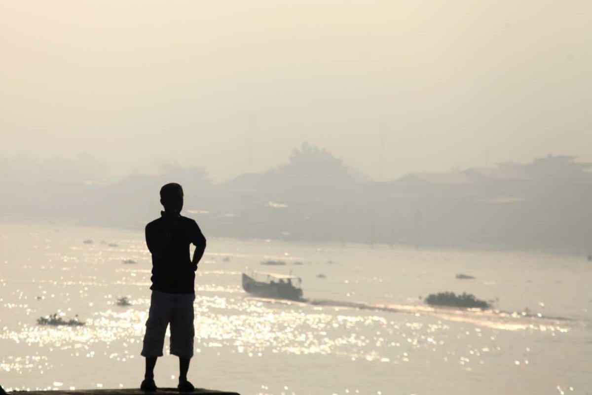 3,000 Indonesians Unite in Prayer as Nation Fights Wildfires - Image 3