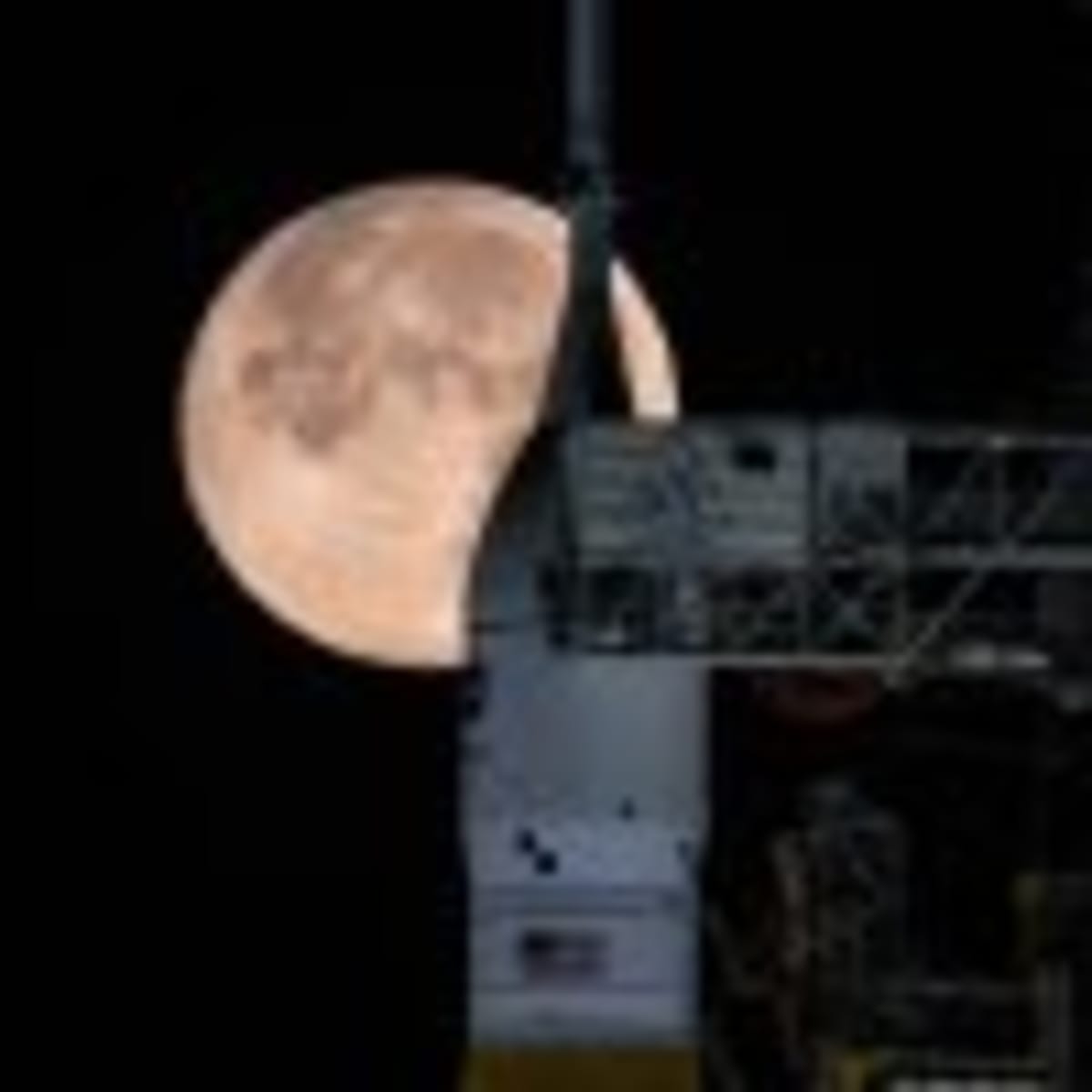 NASA Orders Moon Base Equipment After Artemis II Success - Image 3