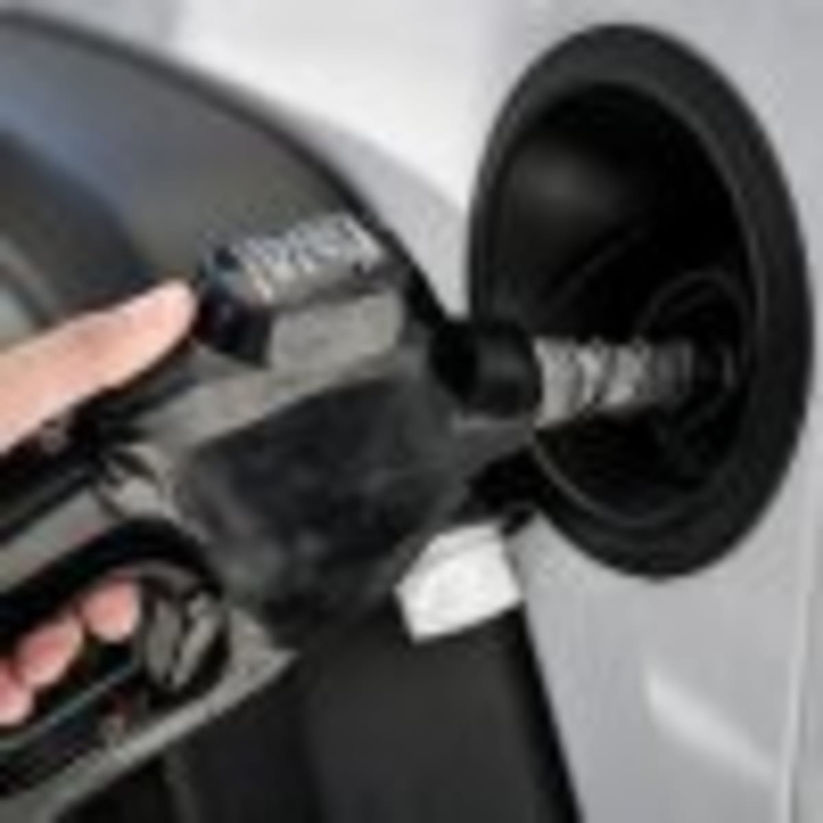 How Drivers Save $1,800 Yearly by Switching to Electric - Image 5