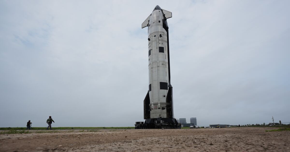 SpaceX's Upgraded Starship Preps for Moon Mission Test