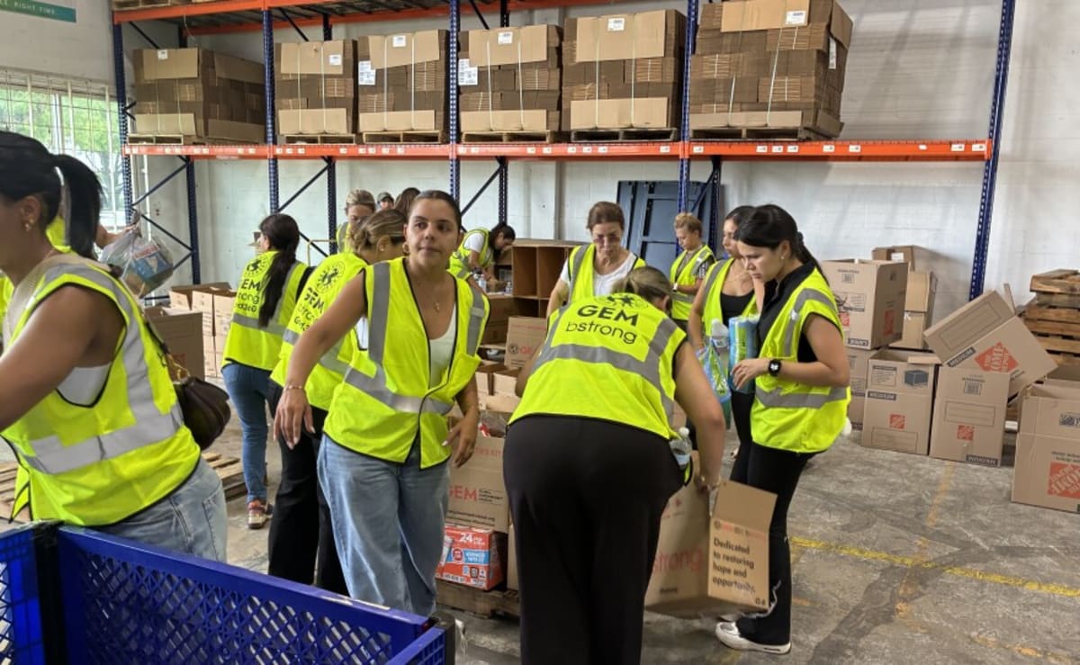 500 Volunteers Rally in Doral to Aid Venezuela Quake - Image 5