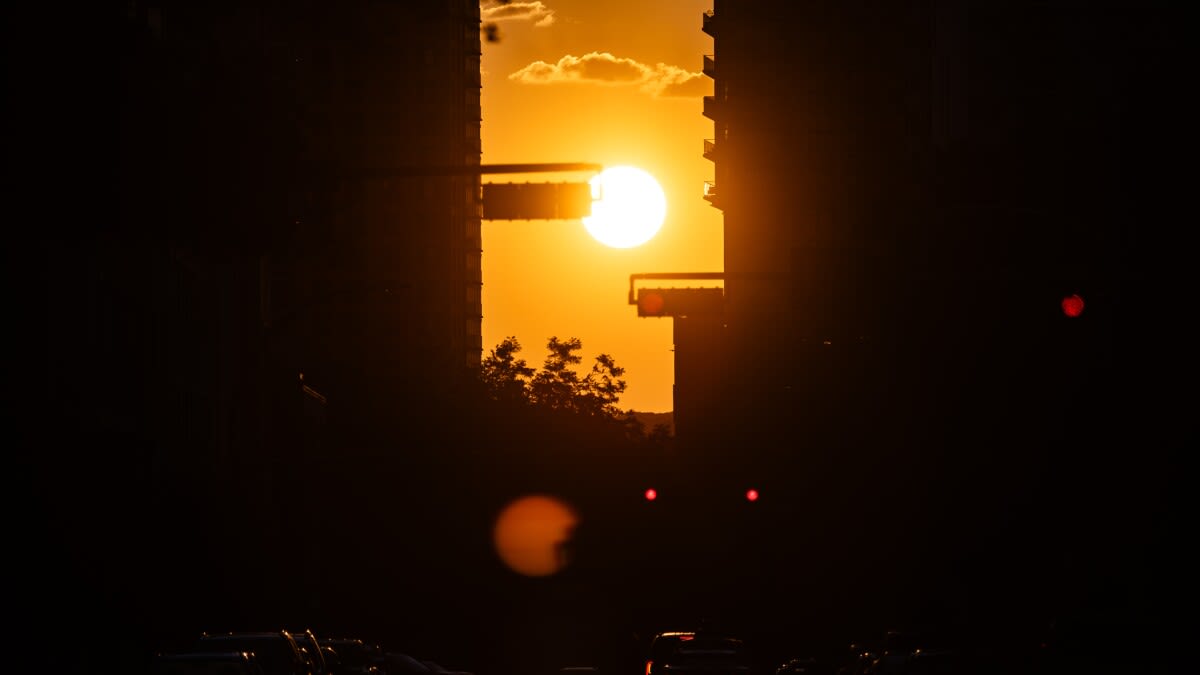 Austinhenge Returns: Perfect Sunset Aligns Austin Streets - Image 2