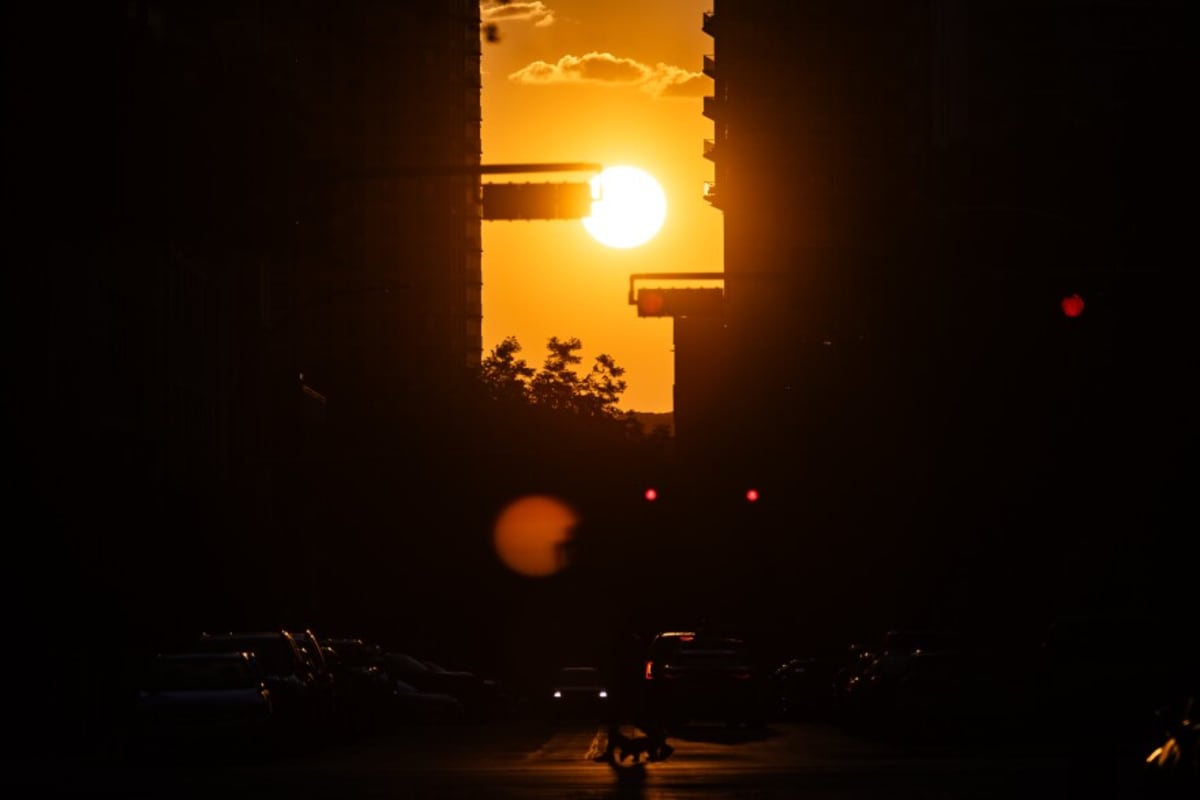 Austinhenge Returns: Perfect Sunset Aligns Austin Streets - Image 3