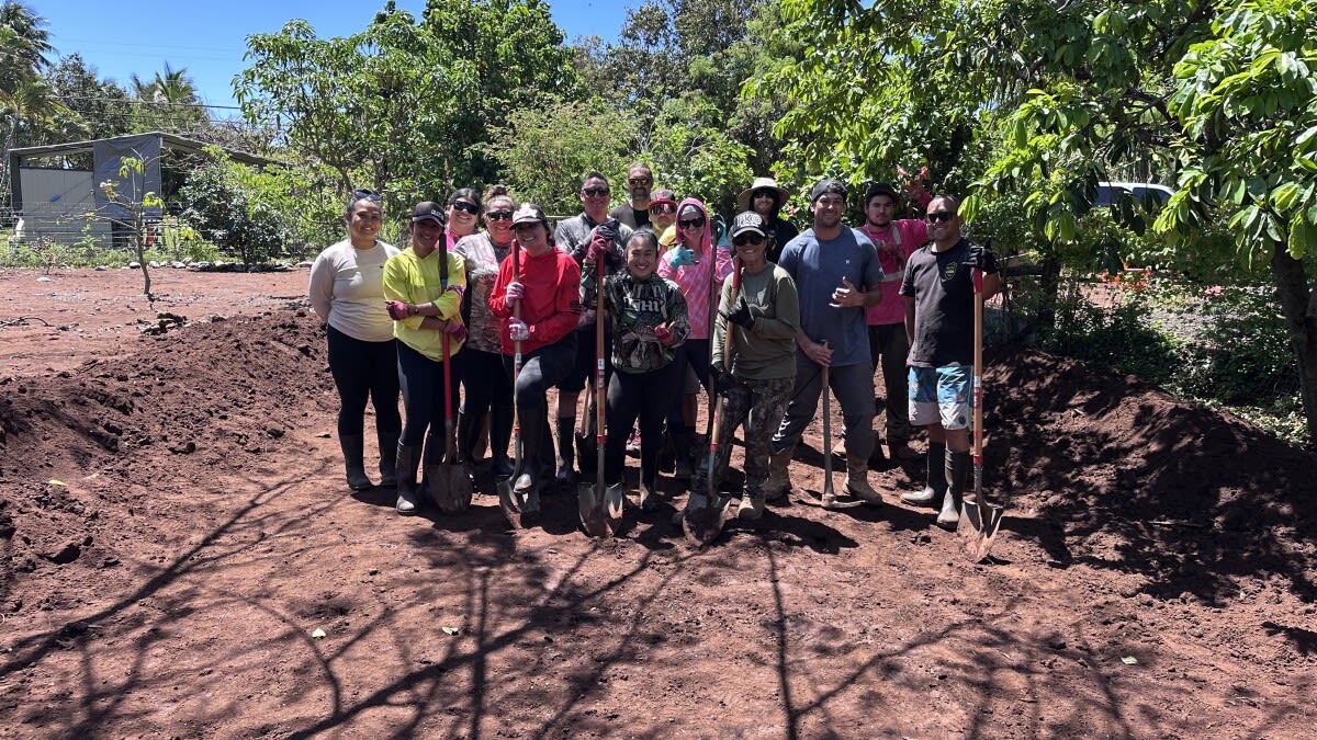 Maui Volunteers Repay Moloka'i After 2023 Wildfire Help - Image 2