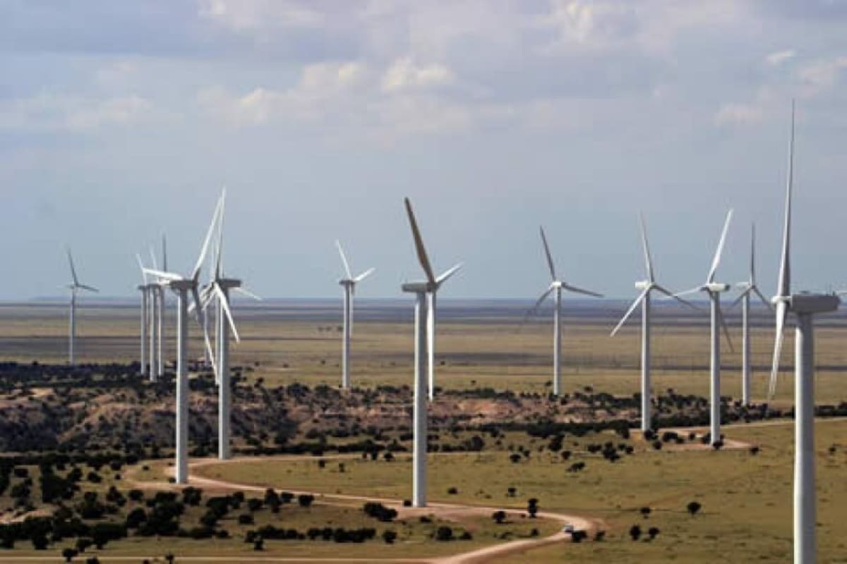 Wind Farm Pays for Texas Seniors' Free Lunches and Dances - Image 3