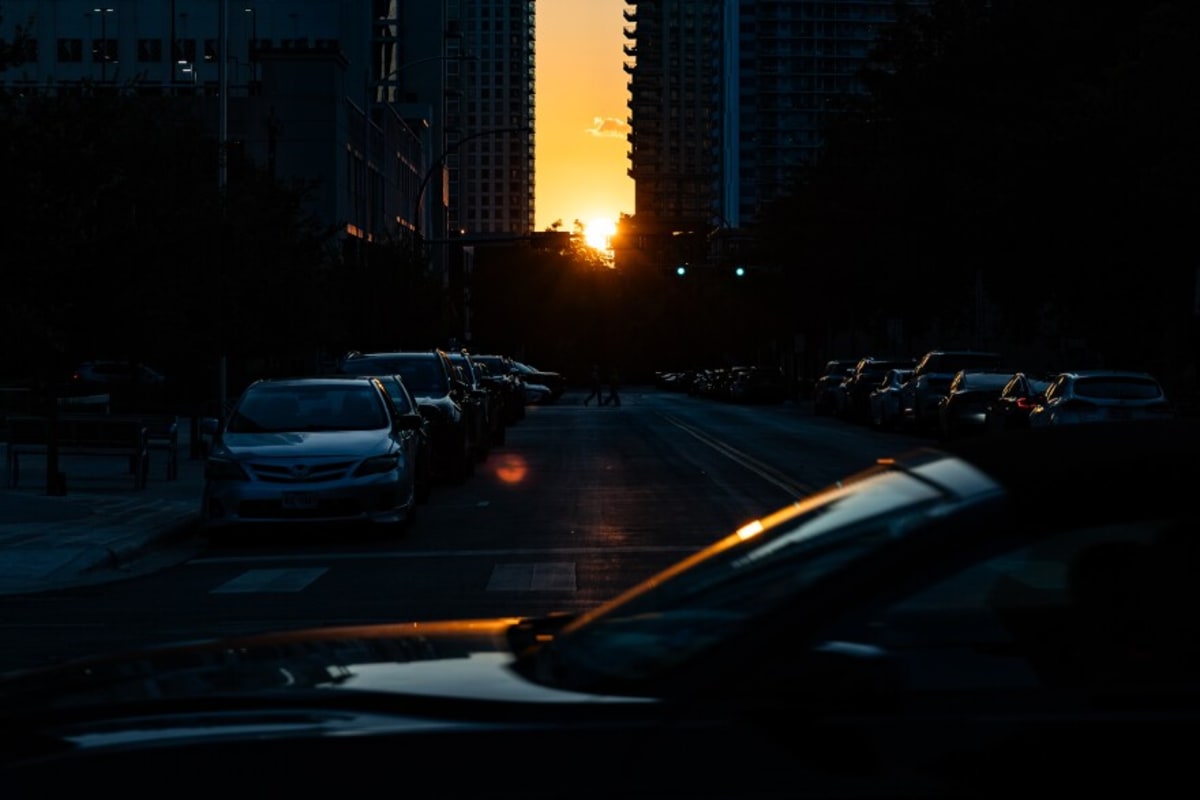 Austinhenge Returns: Perfect Sunset Aligns Austin Streets - Image 4