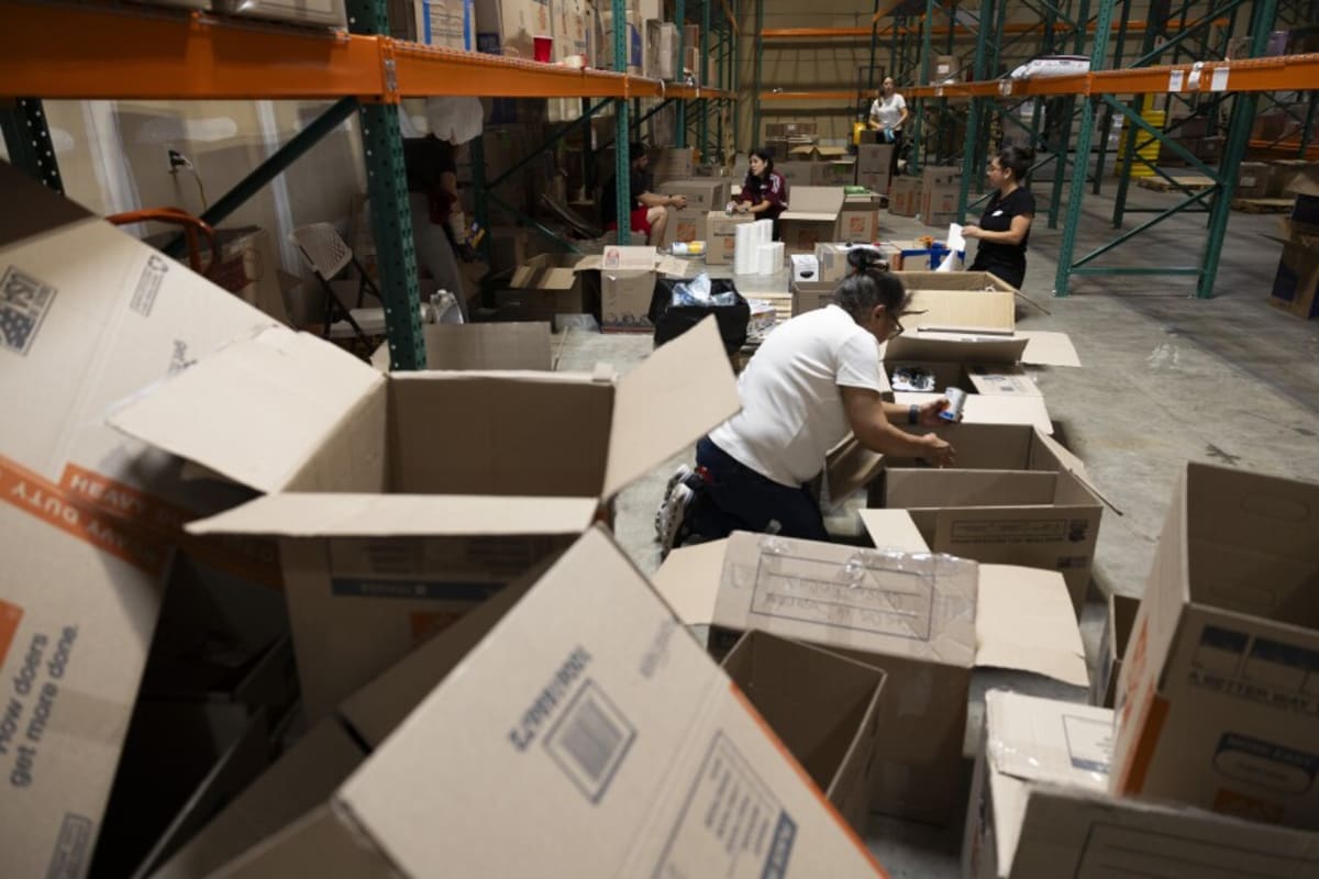 Austin's Latino Community Sends 70+ Pallets to Venezuela - Image 5