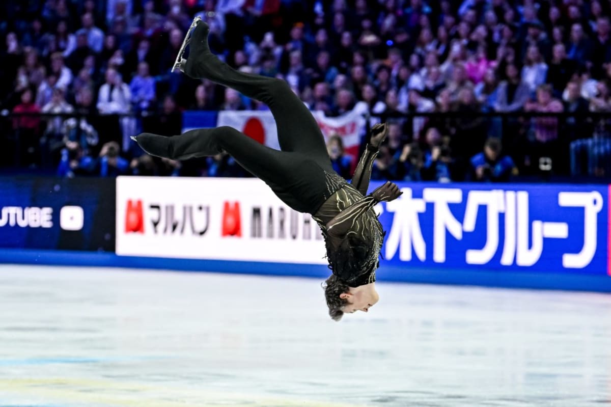 Ilia Malinin Wins Third World Title After Olympic Fall - Image 3