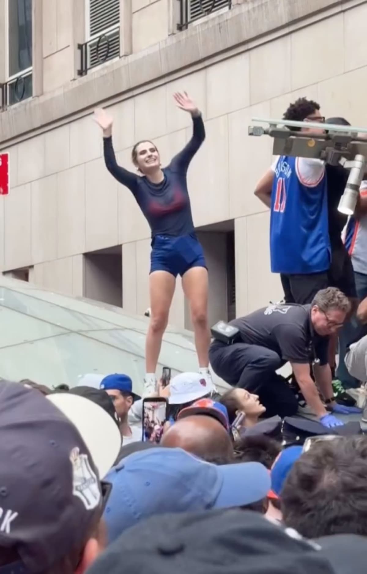 Knicks Fans Scale Structure to Save Overdose Victim at Parade - Image 5
