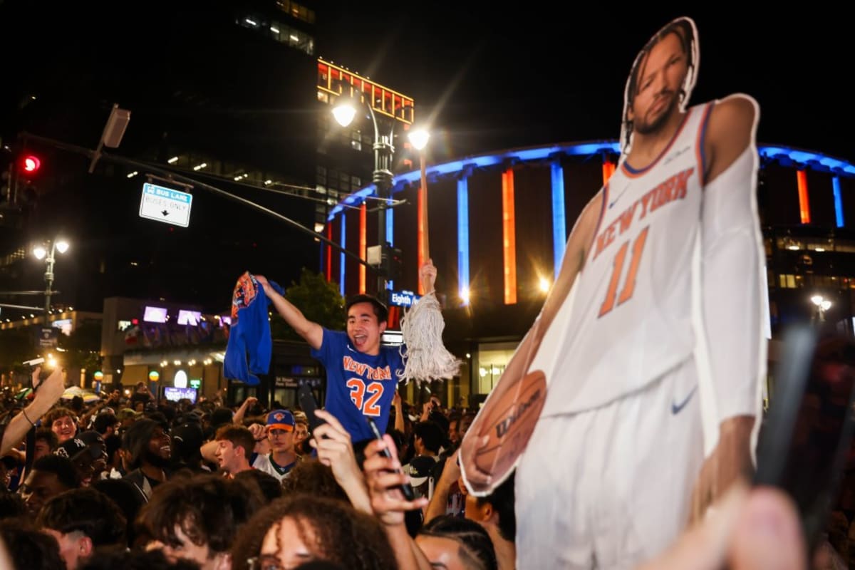 NYC Goes Wild as Knicks Take 2-0 Finals Lead - Image 4