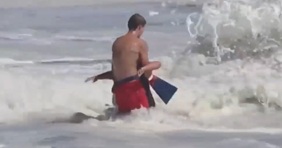 Teen Lifeguard Completes 5 Rescues in One California Shift - Image 5